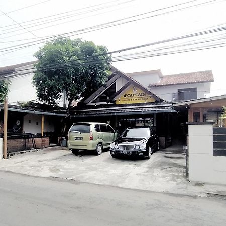 Reddoorz Syariah Near Stasiun Purwokerto Hotel Exterior foto