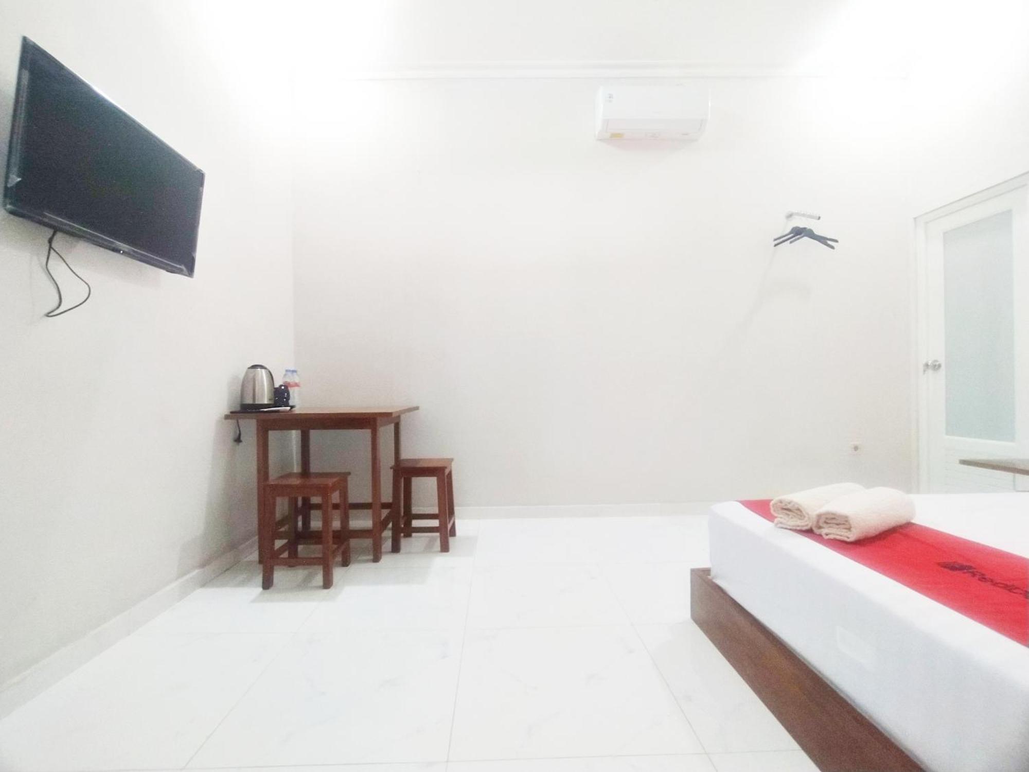 Reddoorz Syariah Near Stasiun Purwokerto Hotel Exterior foto