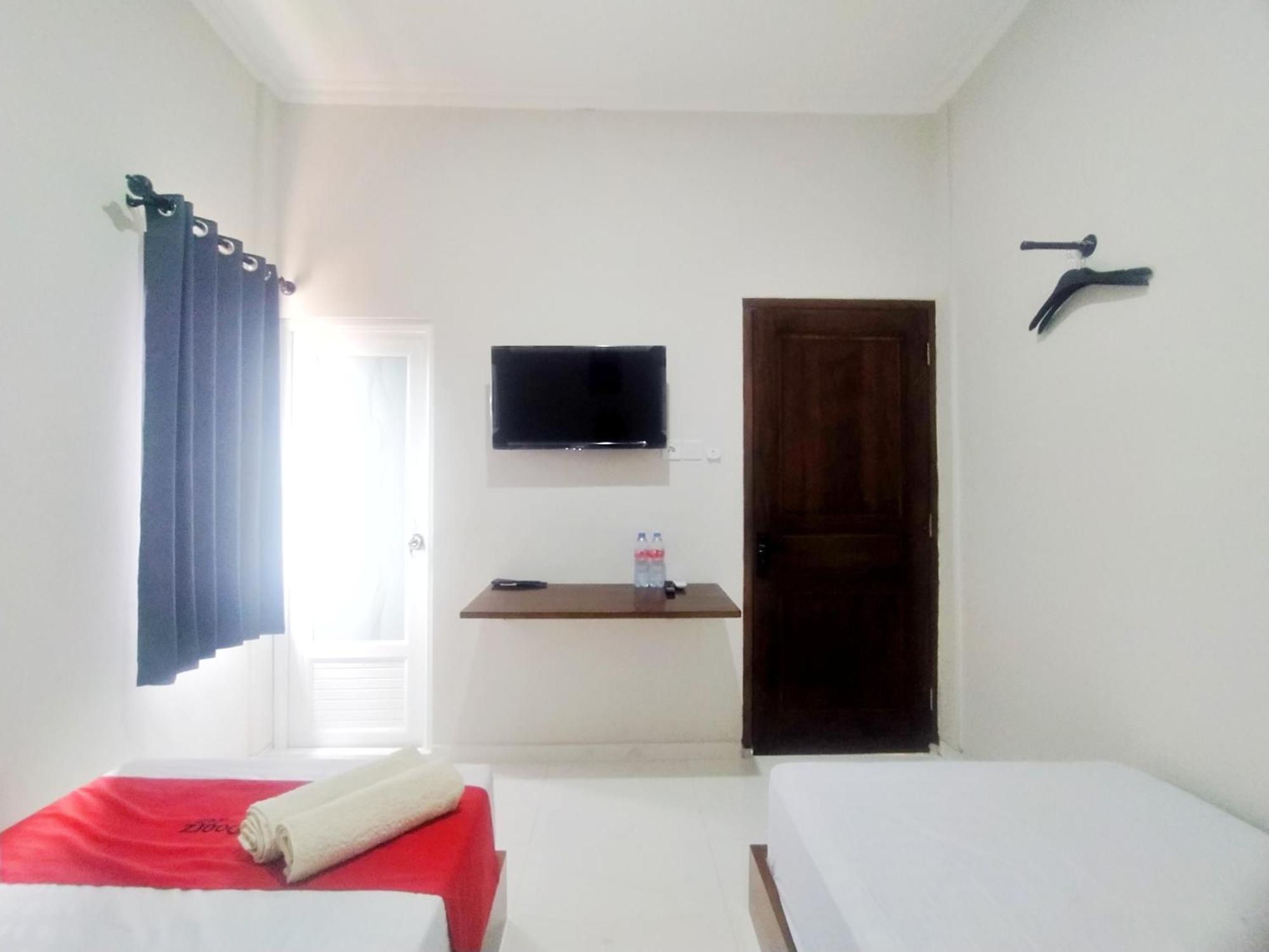 Reddoorz Syariah Near Stasiun Purwokerto Hotel Exterior foto