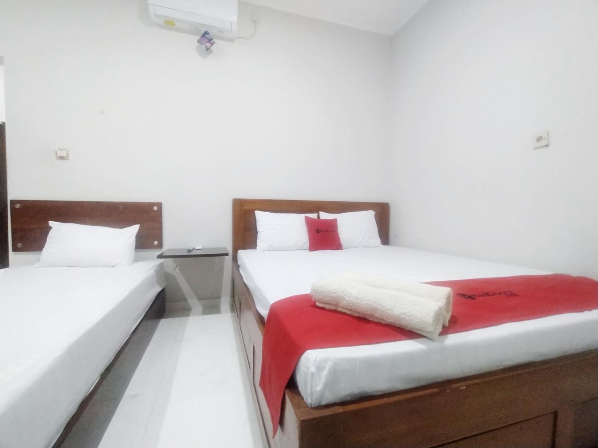 Reddoorz Syariah Near Stasiun Purwokerto Hotel Exterior foto