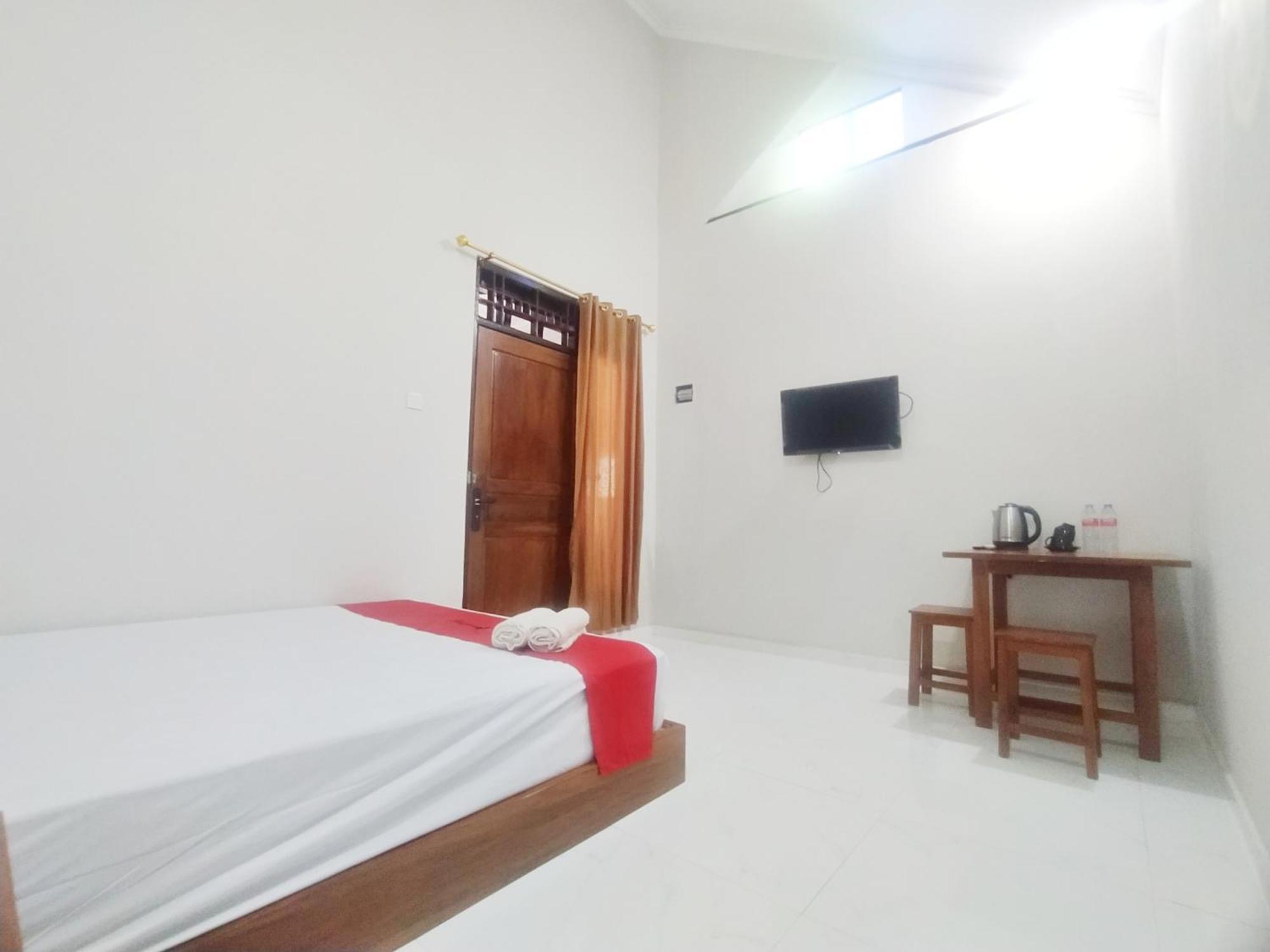 Reddoorz Syariah Near Stasiun Purwokerto Hotel Exterior foto