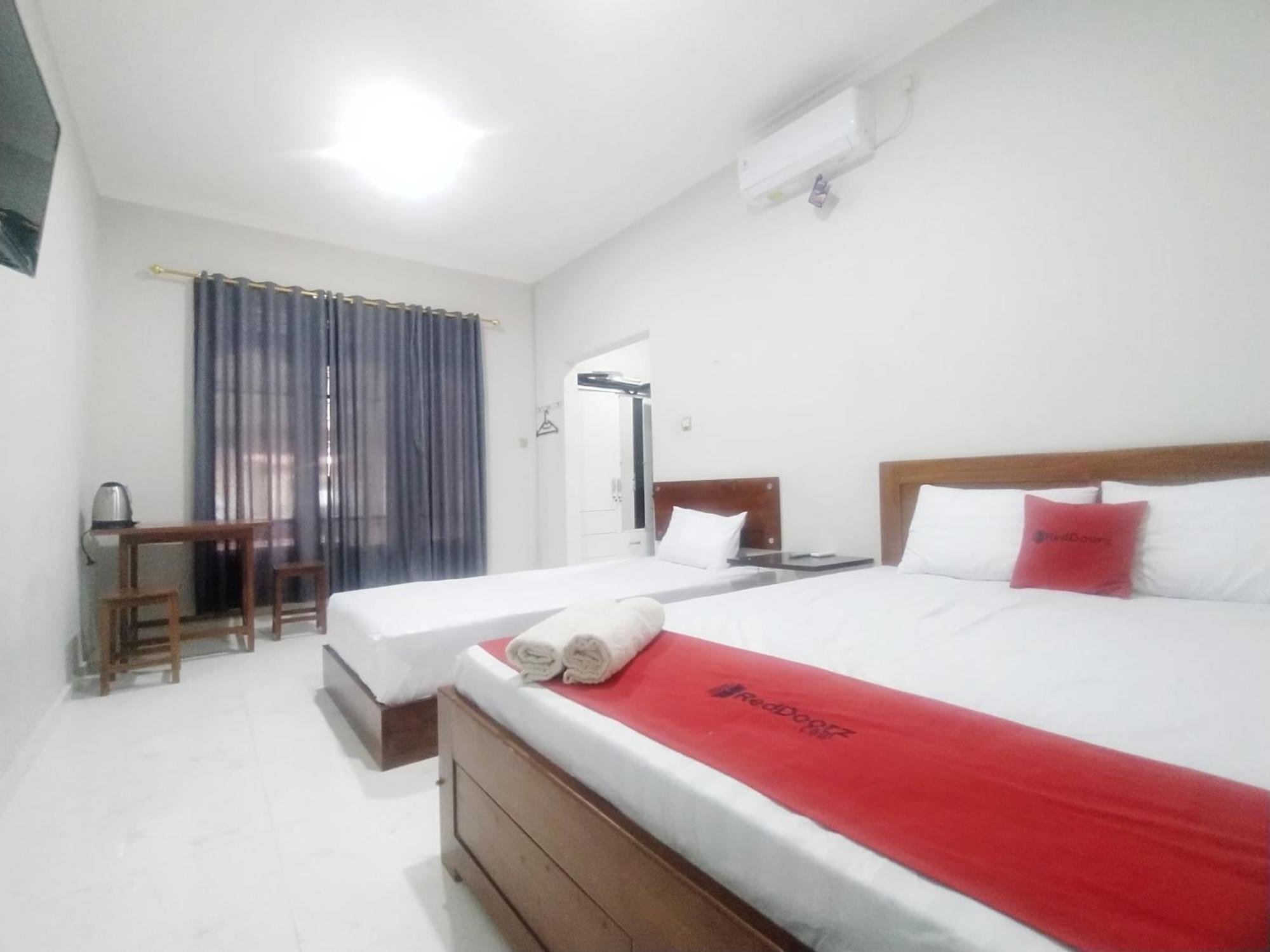 Reddoorz Syariah Near Stasiun Purwokerto Hotel Exterior foto