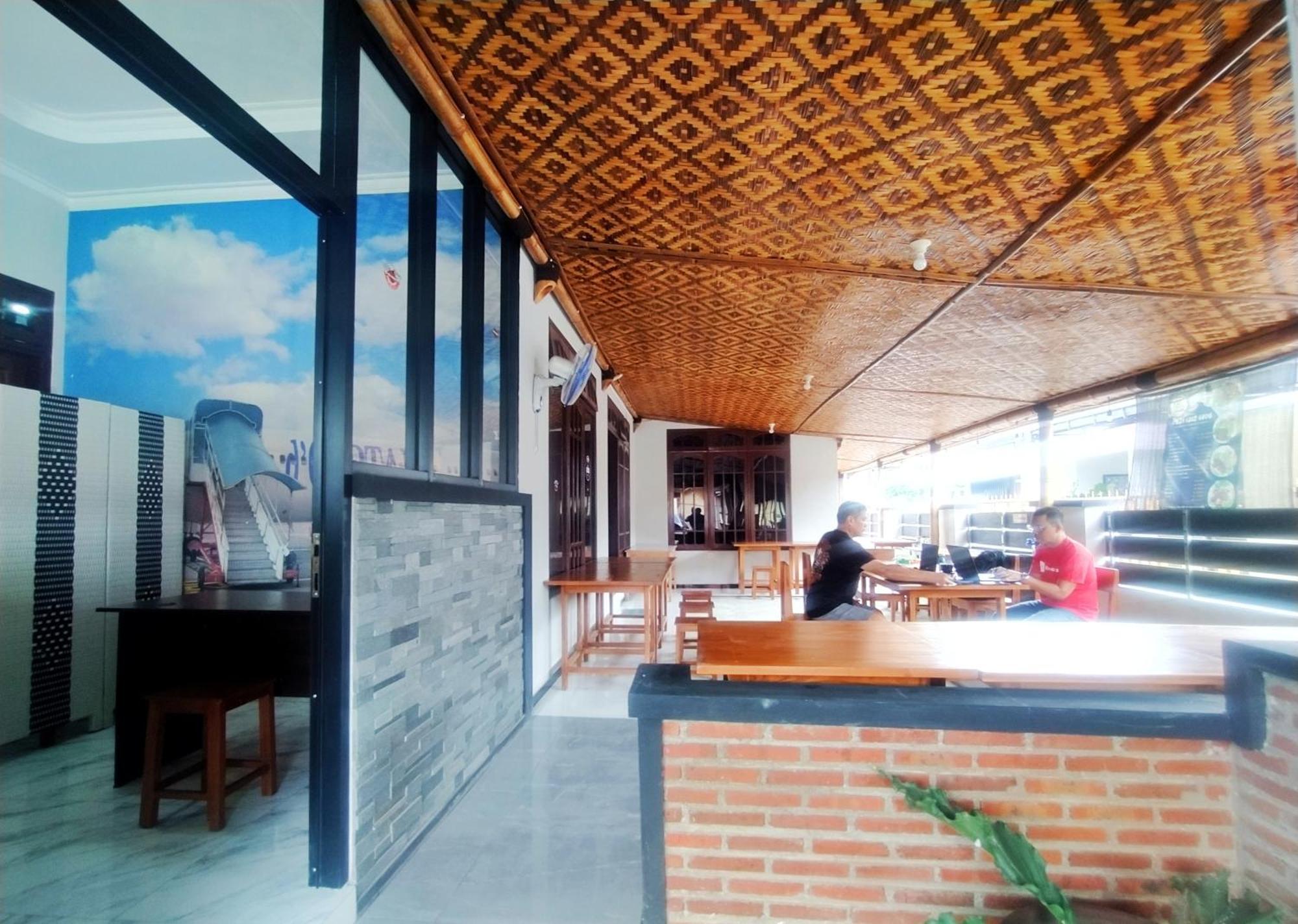 Reddoorz Syariah Near Stasiun Purwokerto Hotel Exterior foto